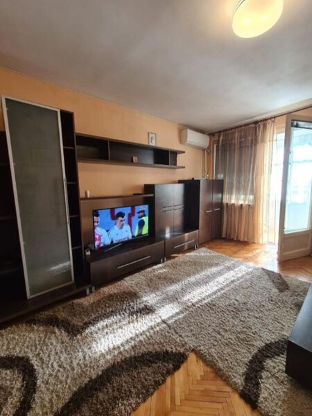 Bd. Timisoara, garsoniera vizavi Plaza Romania.