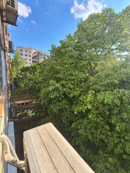 Bd. Timisoara, garsoniera vizavi Plaza Romania.