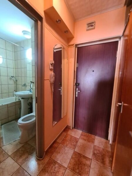 Bd. Timisoara, garsoniera vizavi Plaza Romania.